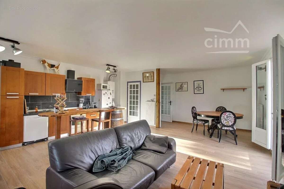 Appartement à SAINT-CYR-SUR-LOIRE