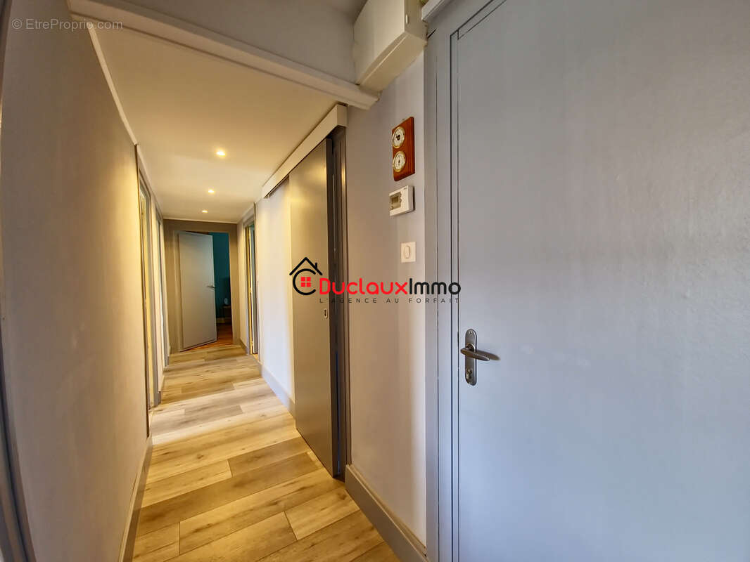 Appartement à POLMINHAC