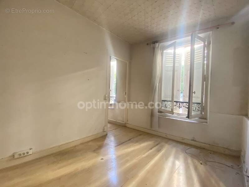 Belleville : 2 pièces de 22 m² à rénover – Fort potentiel ! - photo 5