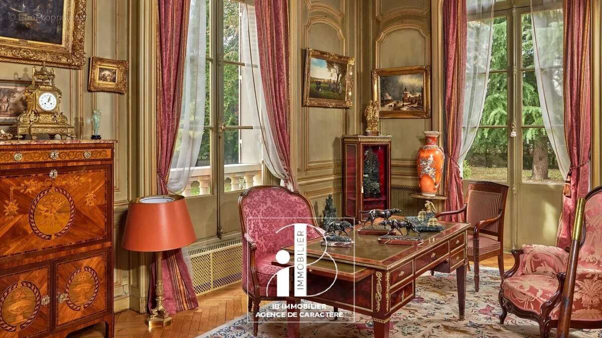 Maison à FONTAINEBLEAU