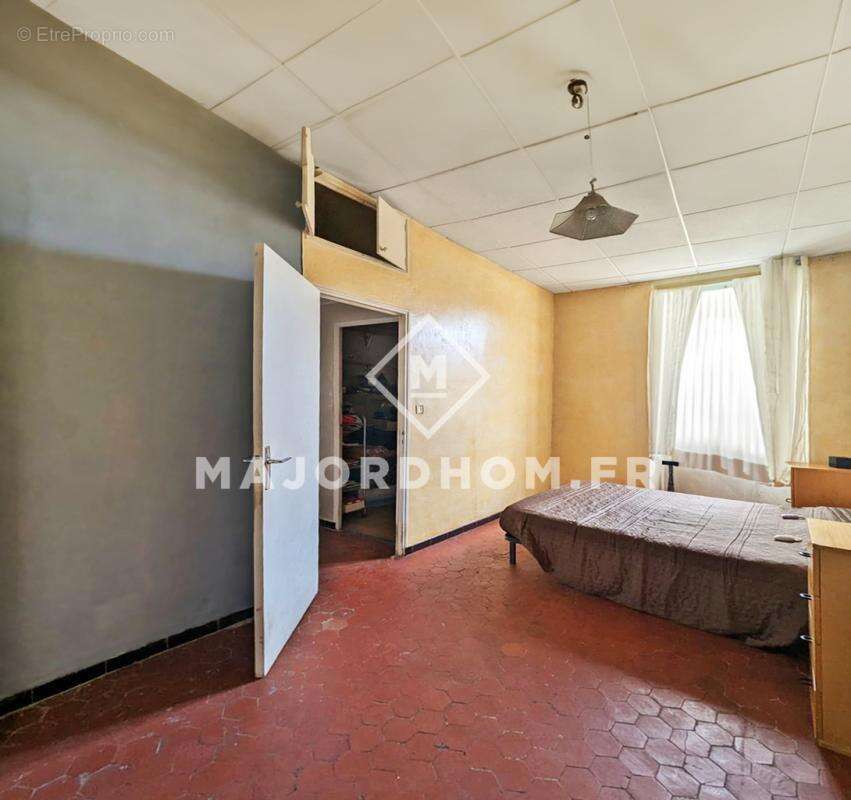 Appartement à MARSEILLE-4E