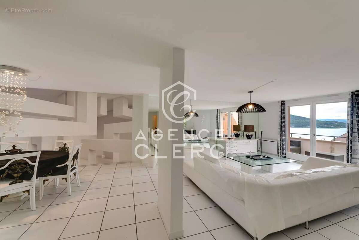 Appartement à VEYRIER-DU-LAC