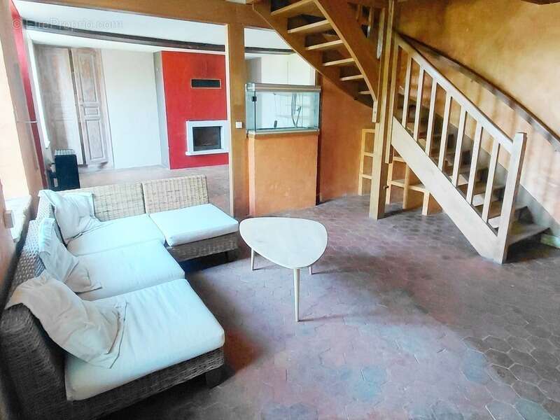 Maison à VILLENEUVE-SAINT-SALVES