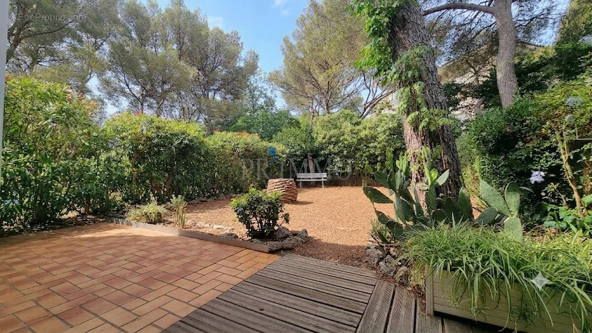 Boulouris a 5 min des plages a pieds 2 pieces avec jardin - photo 13