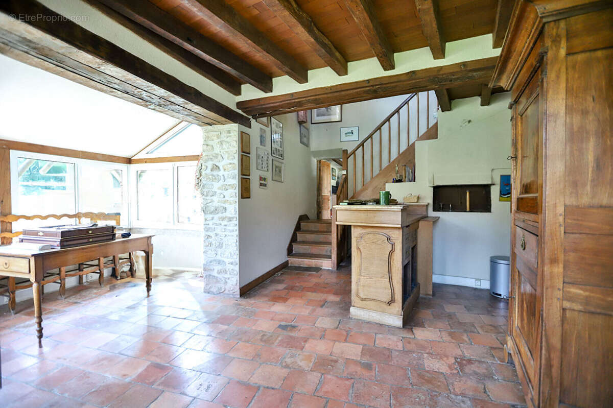 Maison à NEAUPHLE-LE-VIEUX