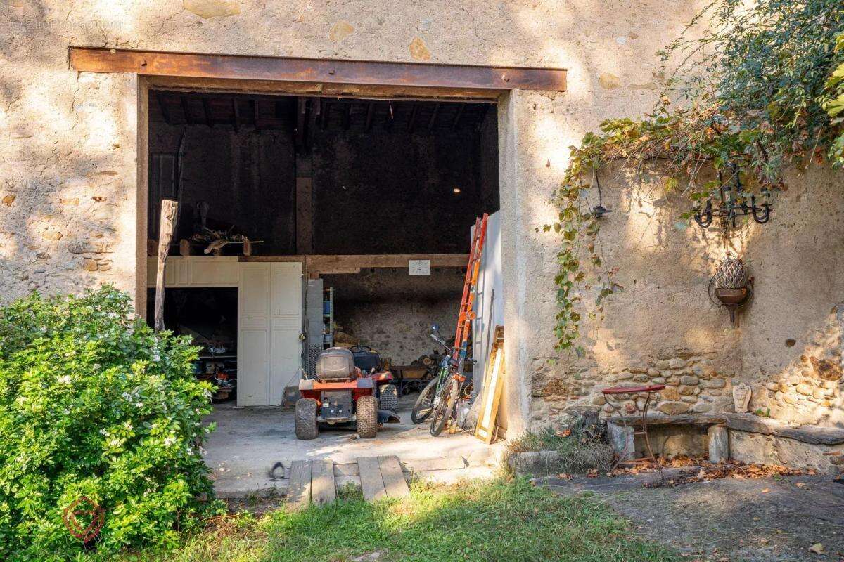 Maison à LABRUGUIERE