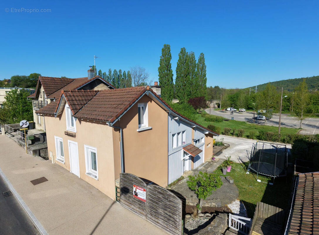 Photo 1 - Maison à VOUJEAUCOURT