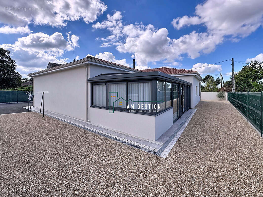 Maison à SAINT-JUNIEN