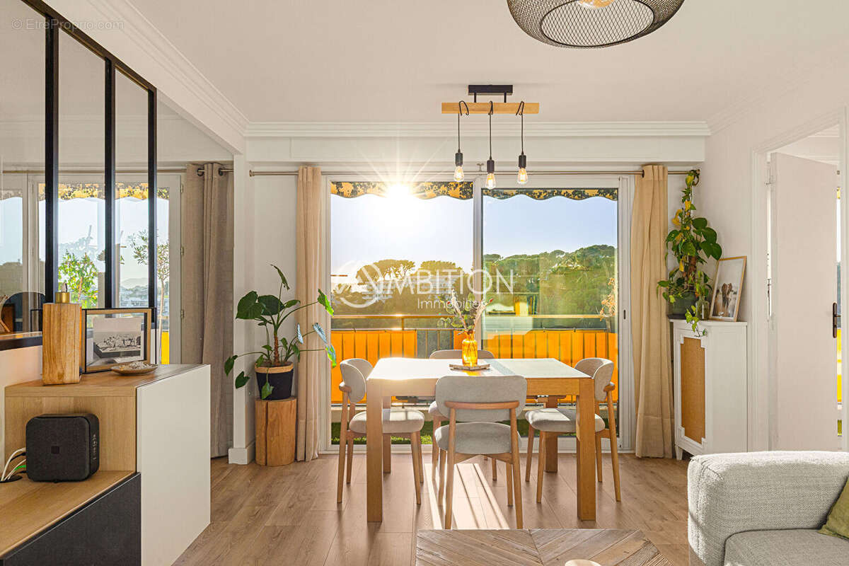 Appartement à LE CANNET