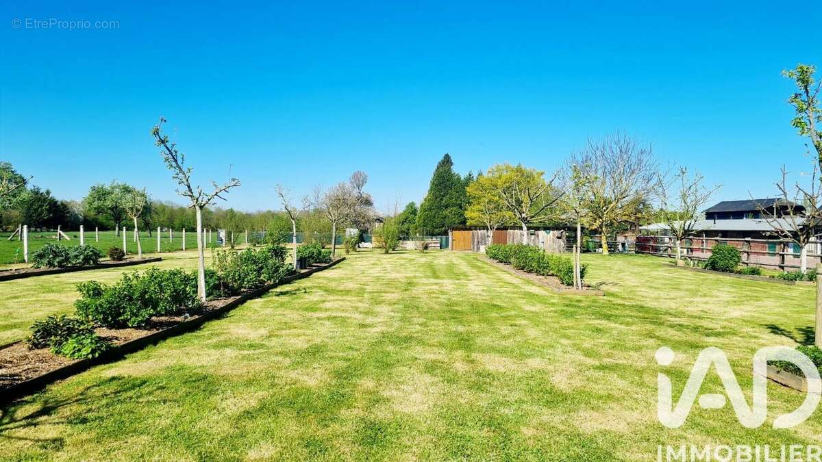 Maison 180 m² à Saint-Gatien-Des-Bois  - photo 7