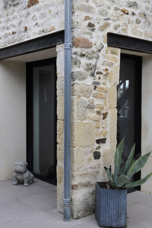 Maison à MORNAC-SUR-SEUDRE