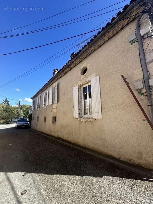 VUE SUR LE CÔTÉ - Maison à LAROQUE-TIMBAUT