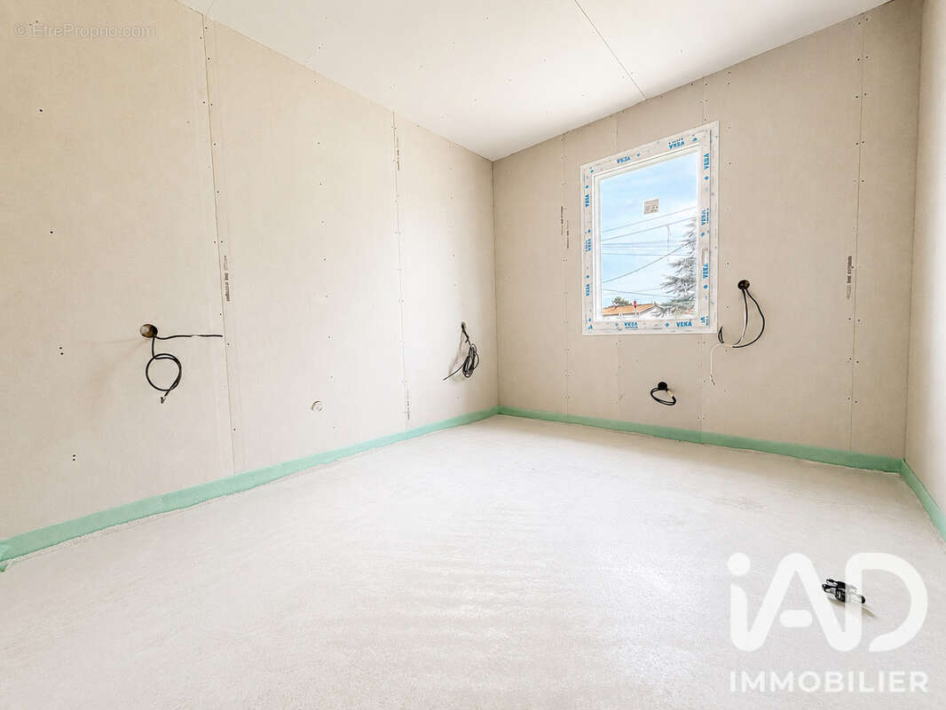 Maison 115 m² à Saint-Germain-Du-Puch  - photo 8