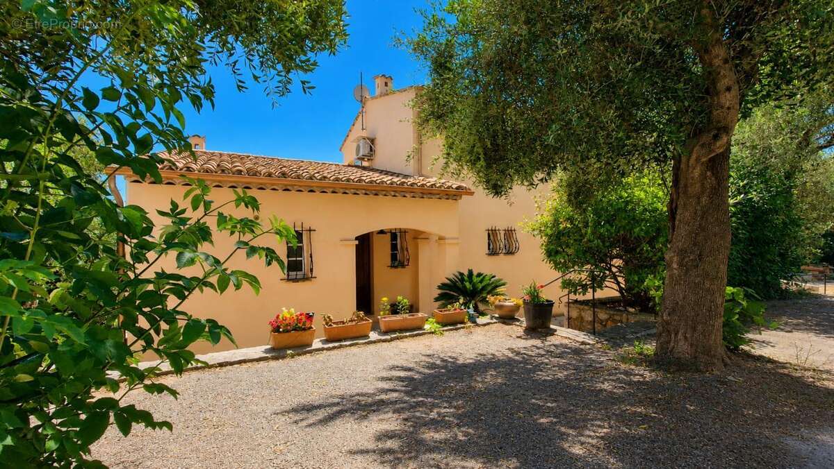Superbe villa vue mer proche du village - photo 2