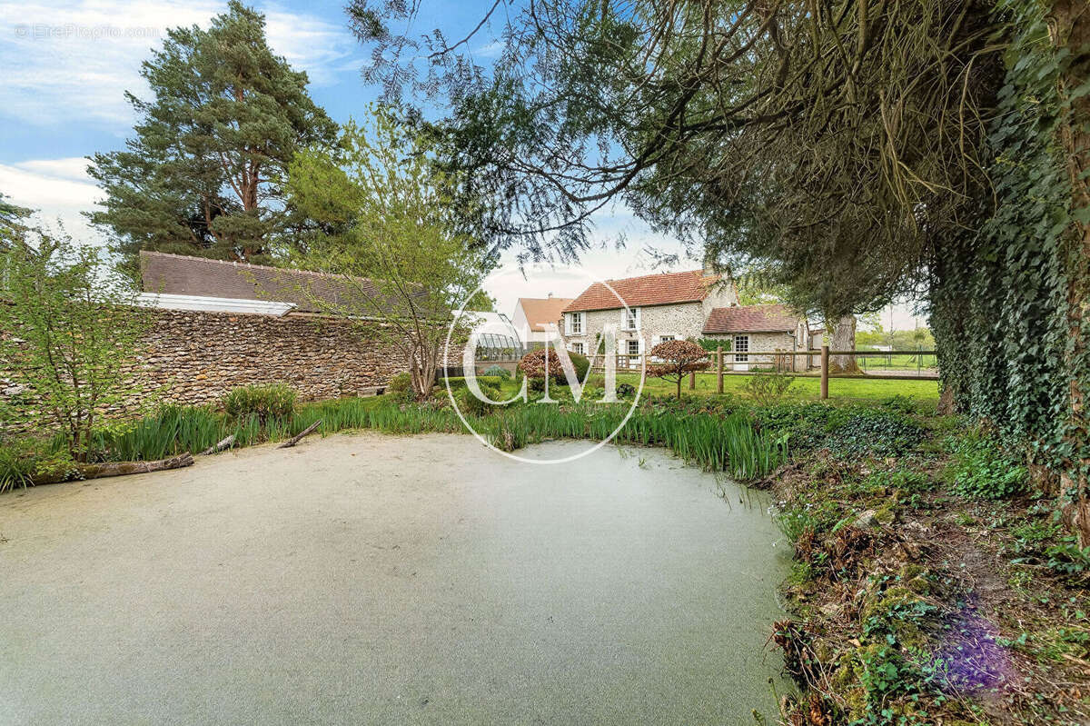 Maison à LES BREVIAIRES