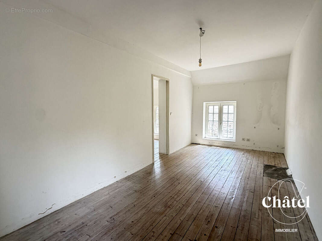 Proche Nanteuil le Haudouin - Maison 5 pièces - photo 8