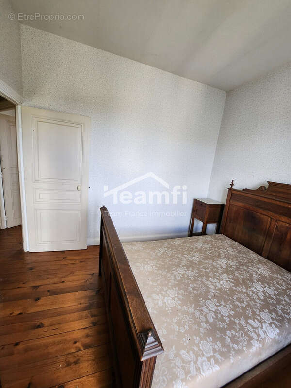 Chambre du premier appartement - Maison à GELLES