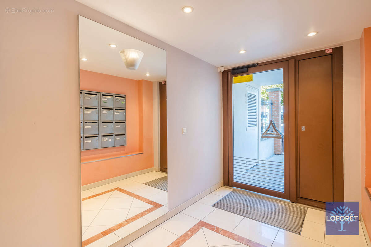 Appartement à LES PAVILLONS-SOUS-BOIS