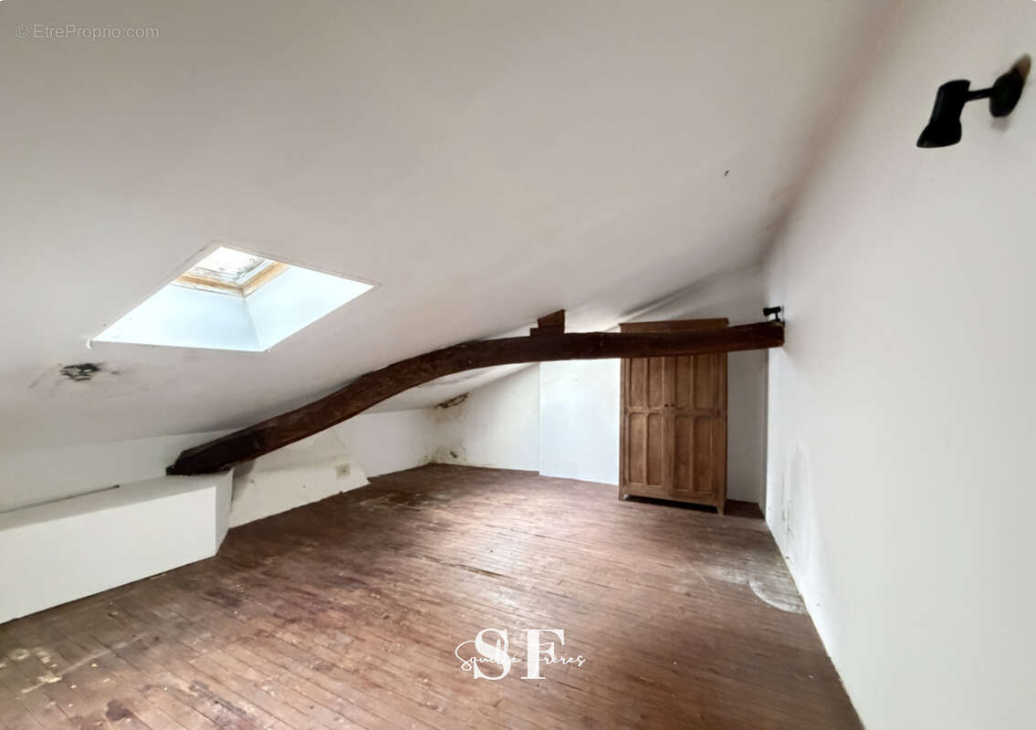 Saint hilaire de lusignan - maison  en pierres de caractere a renover - photo 14