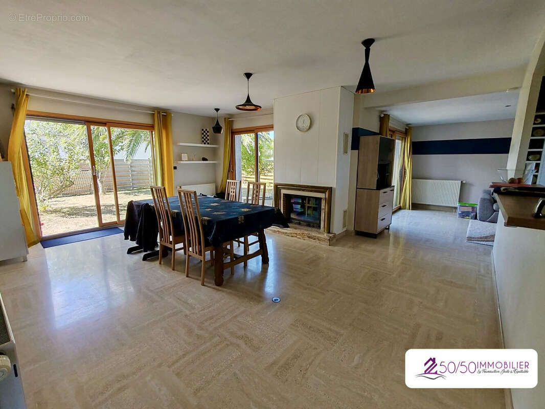Maison 140 m² à Plougoulm  - photo 7
