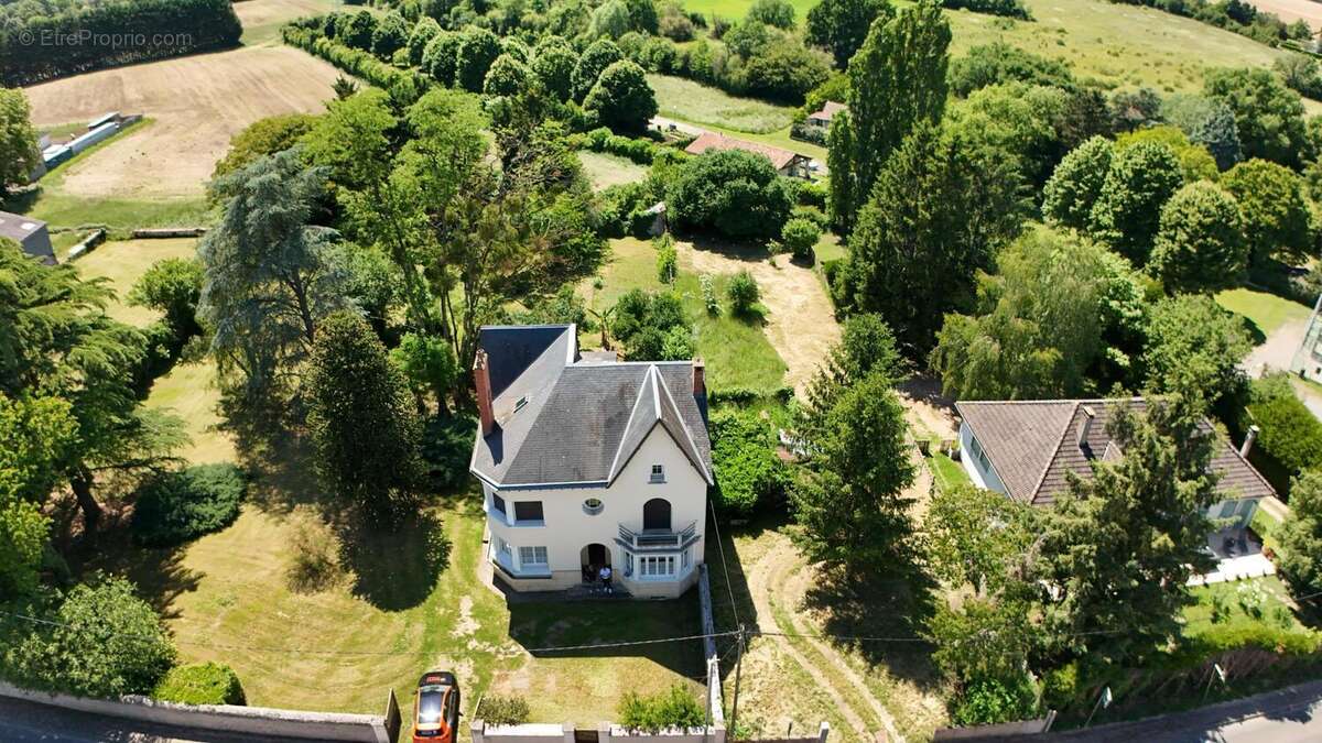 Maison 200 m² à Bouresse  - photo 3