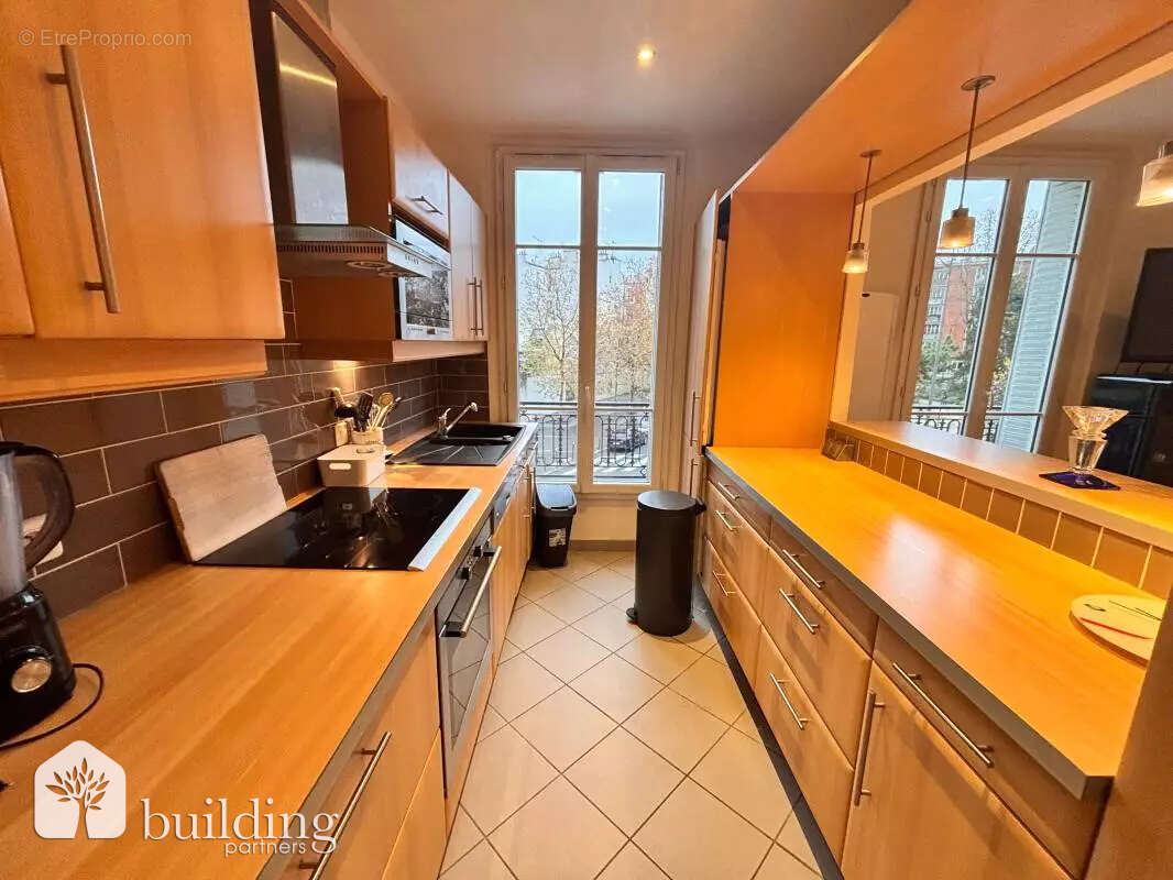 Appartement à PARIS-17E