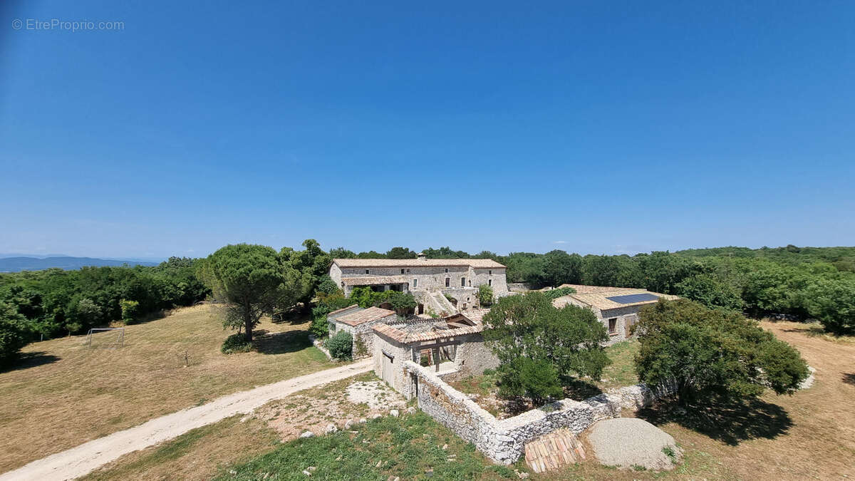 Maison à GOUDARGUES