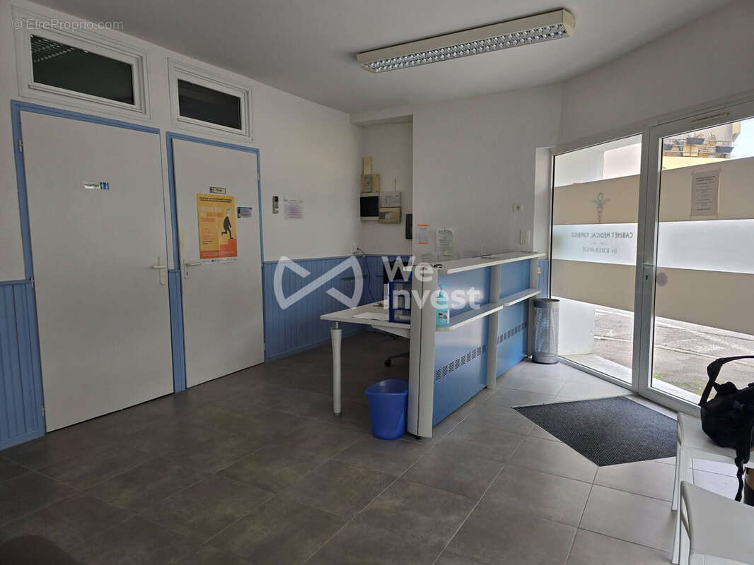 Commerce 62 m² à Narbonne  - photo 2