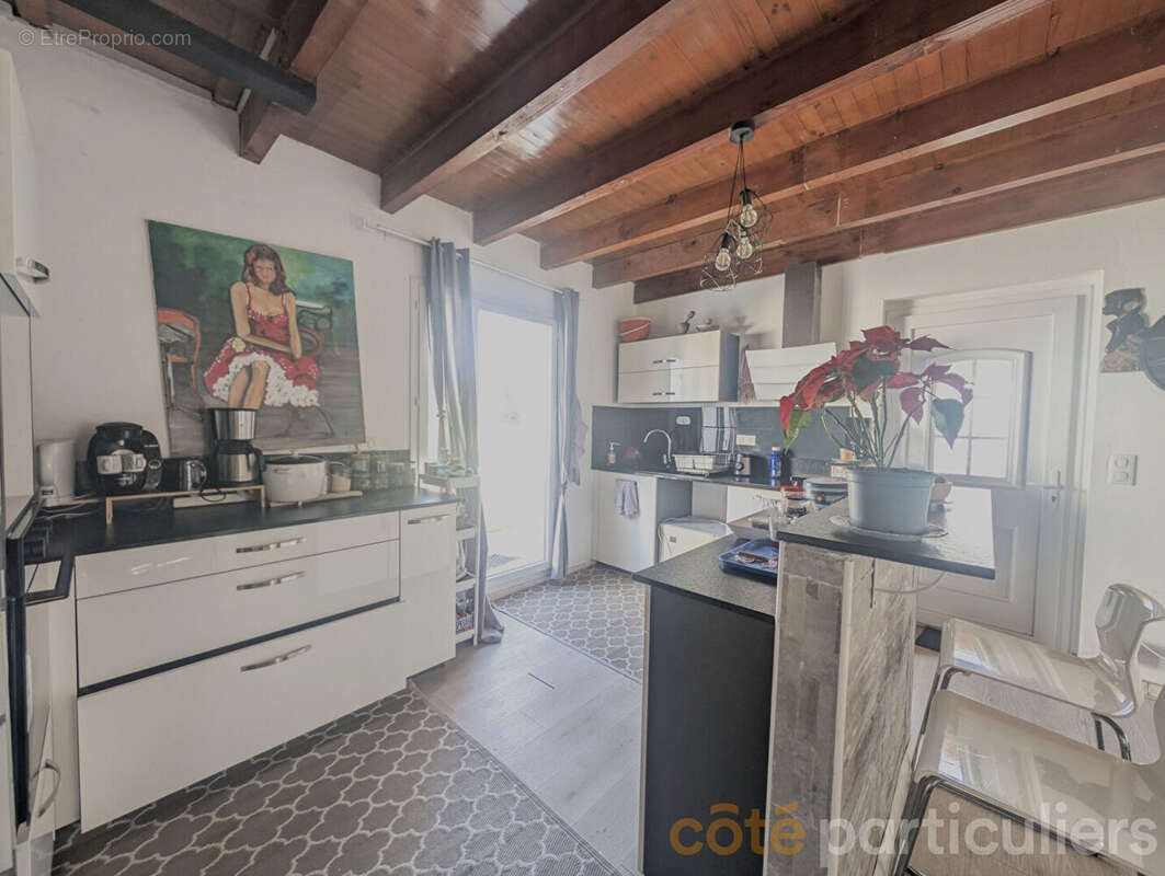 Maison à COMPS-LA-GRAND-VILLE