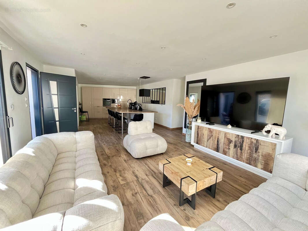 Maison à SAINT-LEGER-LES-VIGNES