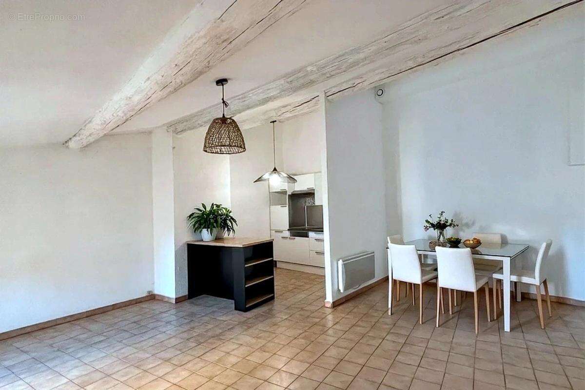 Appartement à L'ISLE-SUR-LA-SORGUE