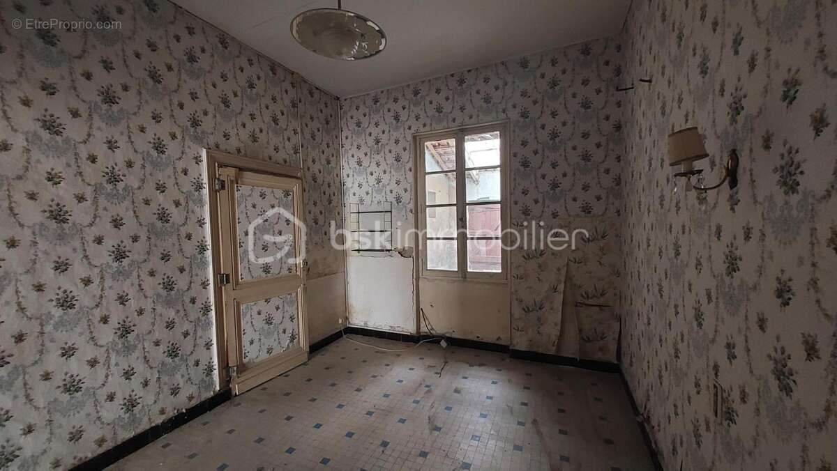 CAUDECOSTE – Maison de bourg T4 à rénover avec garage et patio - photo 24
