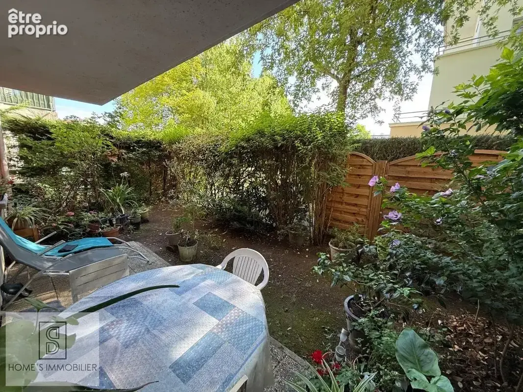 Appartement 4 pièces avec jardin privatif, terrasse et double parking - photo 2