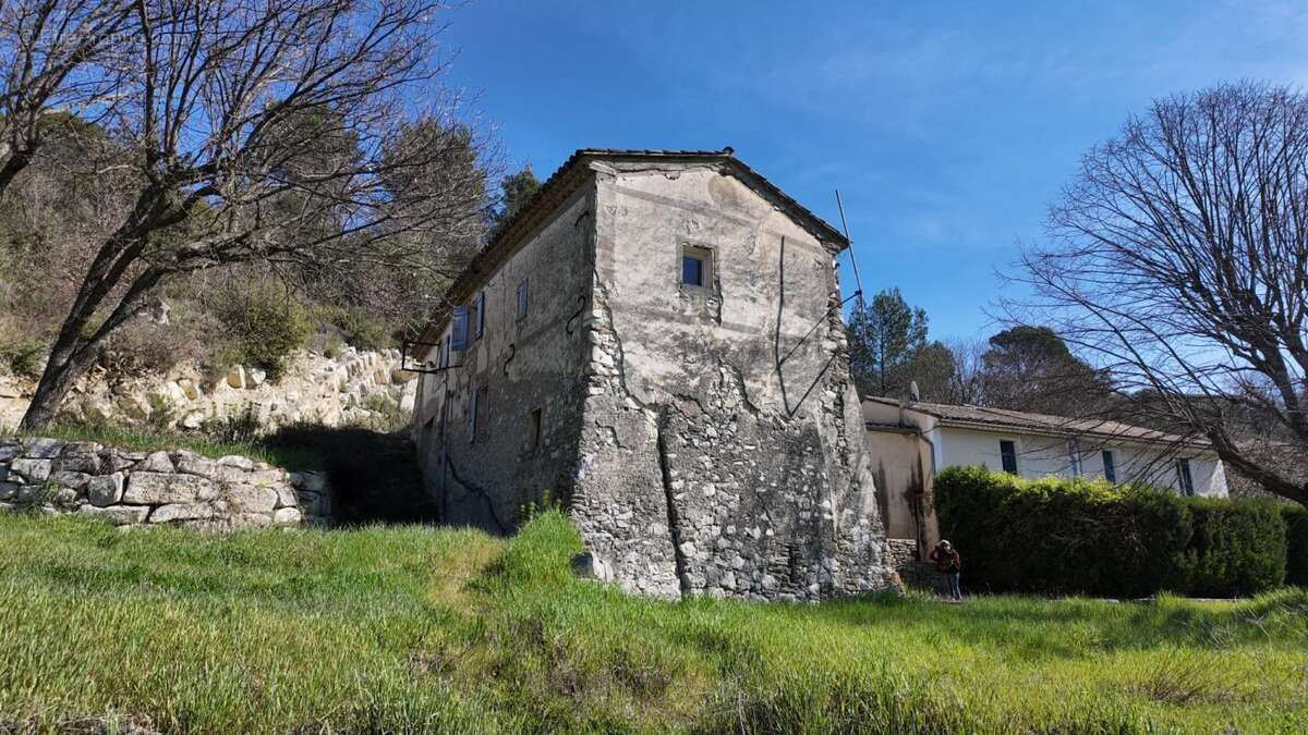 Maison à ENTRECHAUX