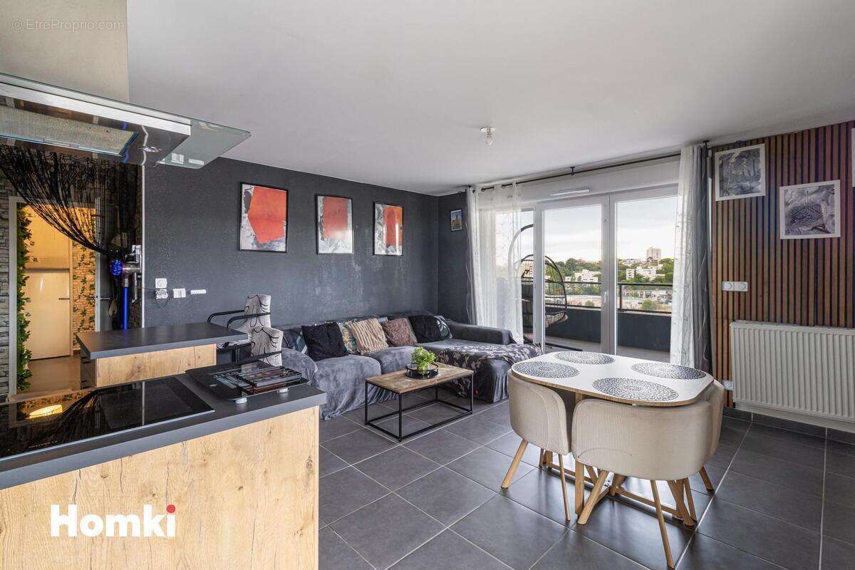 Appartement à MARSEILLE-12E