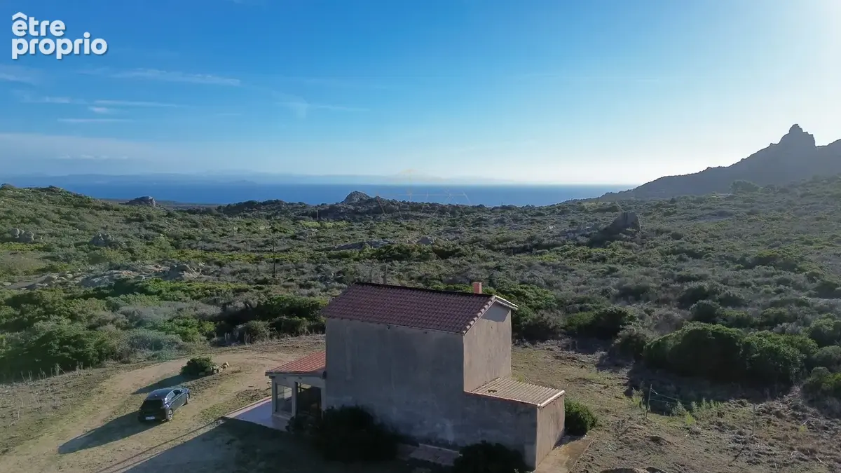 Bonifacio,  propriété à rénover sur près de 5,8 hectares - photo 2