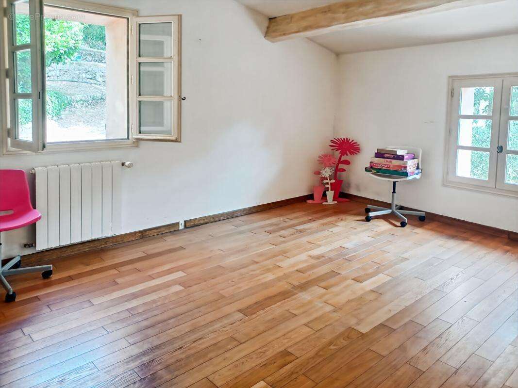 Mas du XVIIIème Siècle de 300 m² sur domaine de 15 000 m² - photo 15