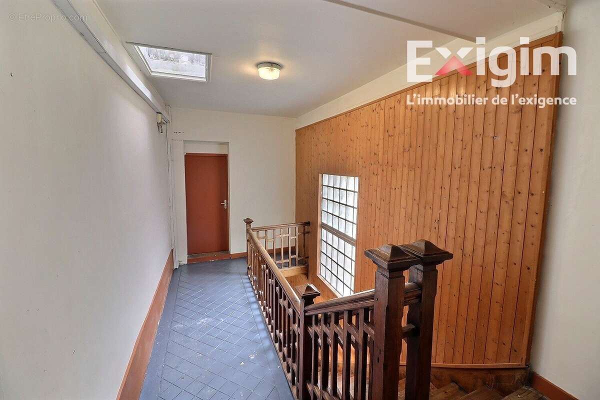 Appartement 592 m² à Saint-Vallier  - photo 4