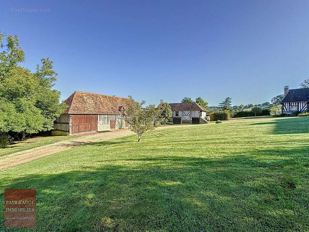 Maison à SAINT-PIERRE-SUR-DIVES