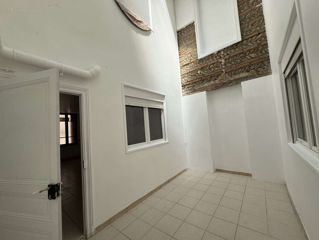 Appartement à CARBONNE