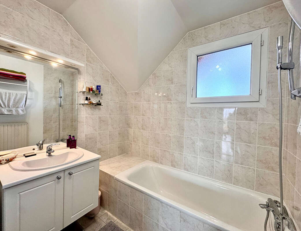 Appartement à VALLEIRY