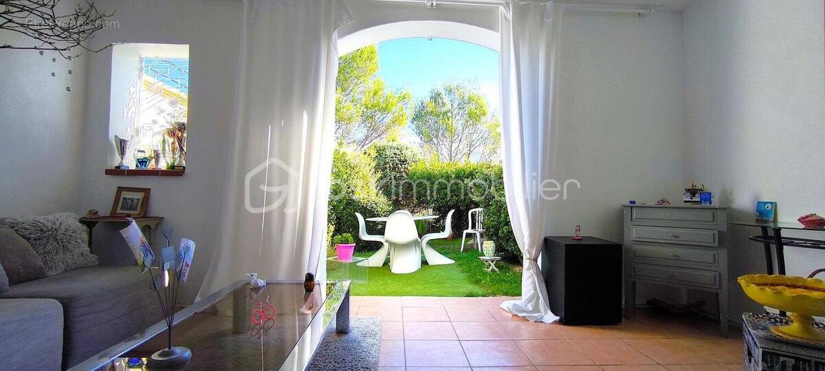 Magnifique appartement de 36 m2 sur le Golf de Pont-Royal, avec un jardin et une place de parking privée - photo 1