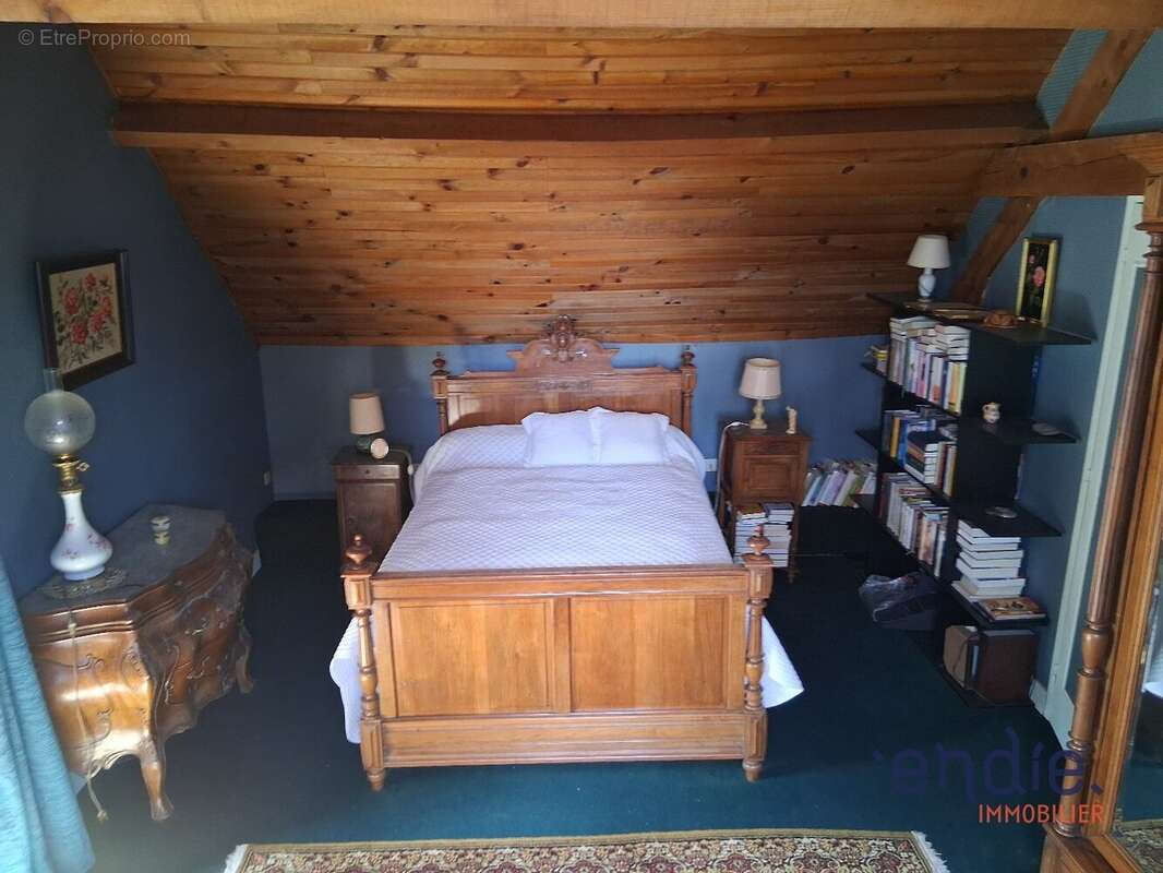 Maison à SAINT-BONNET-TRONCAIS