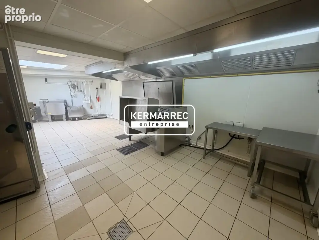 Commerce 400 m² à vendre à Josselin (56120) - photo 3