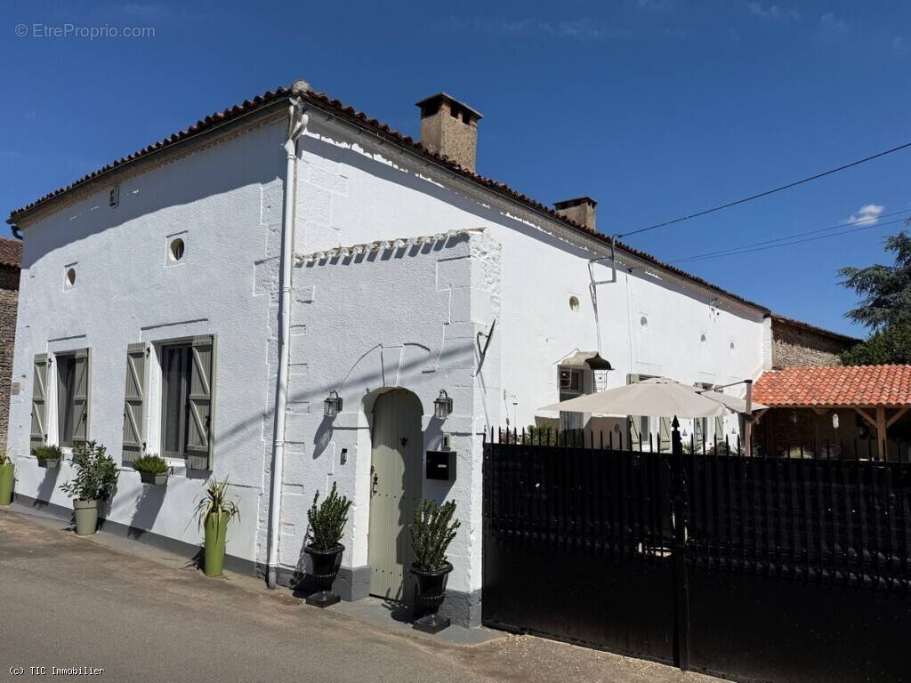 Maison à CIVRAY
