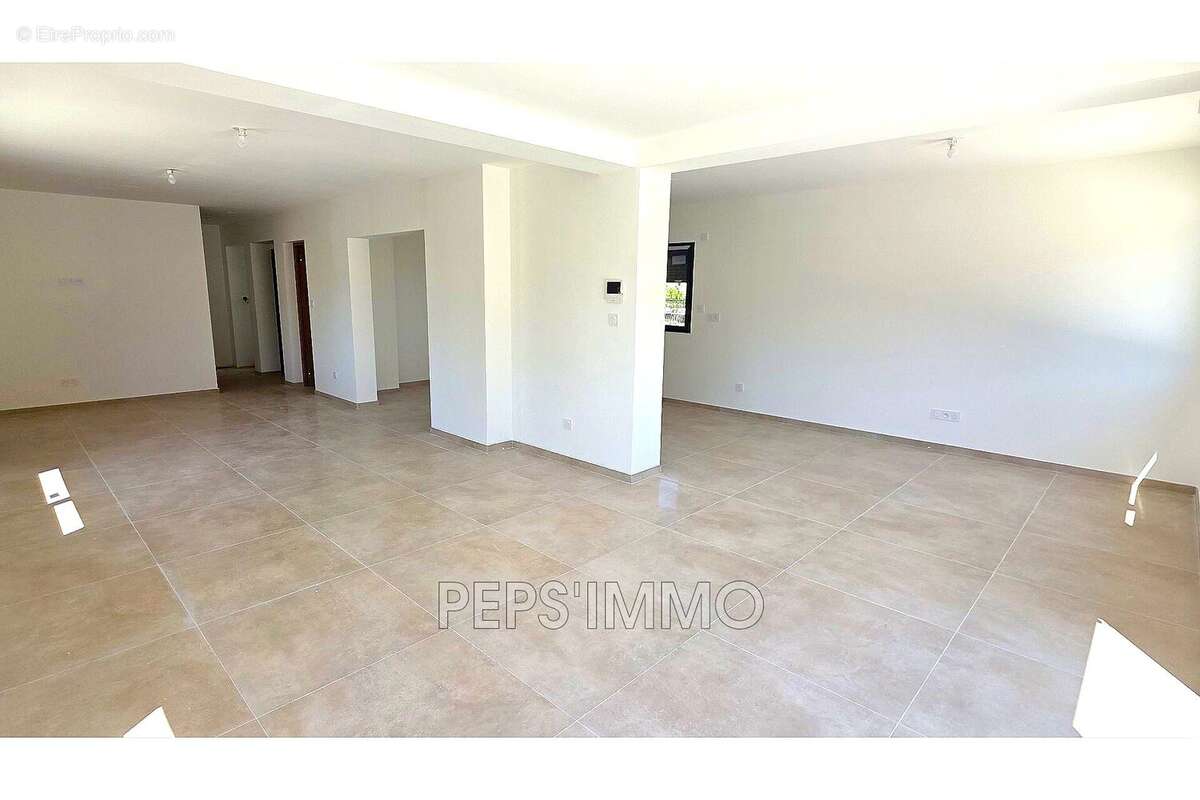 Appartement à CARRY-LE-ROUET