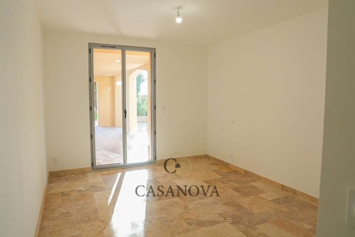Villa entièrement rénovée face aux étangs - photo 13