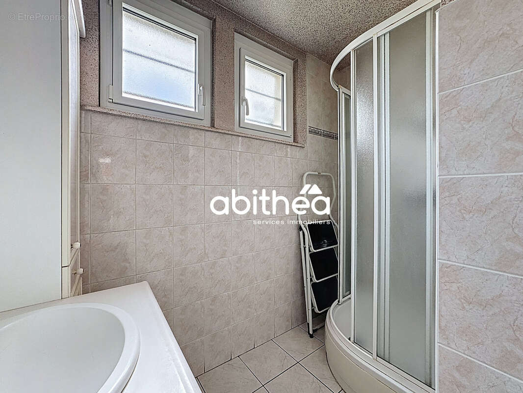 Maison à SAINTE-CATHERINE