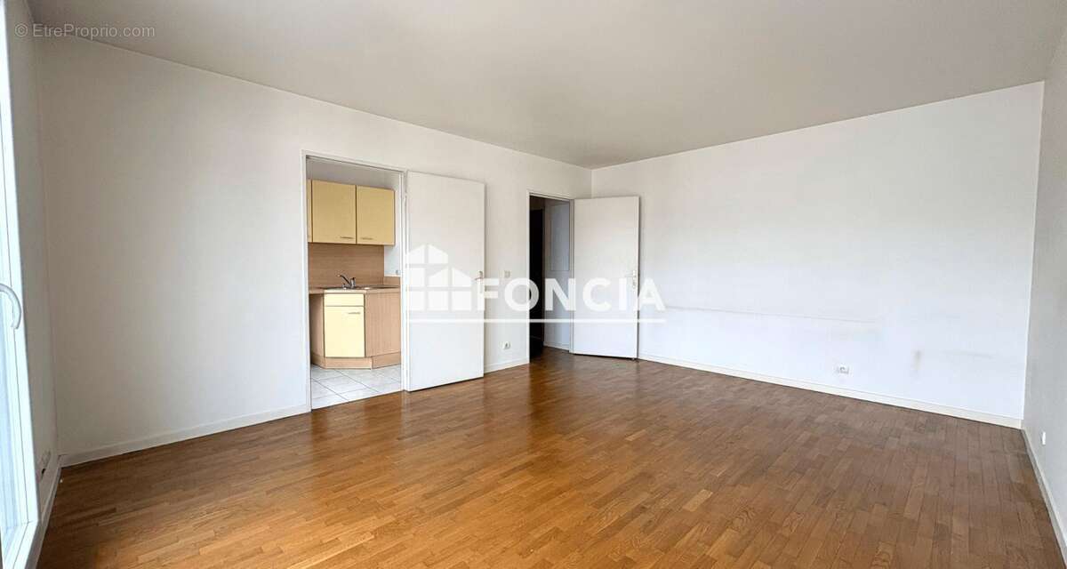 Appartement à FRESNES