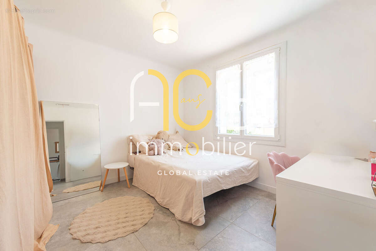 Maison Chateauneuf Les Martigues 5 pièce(s) 170 m2 + dépendances + piscine - photo 5